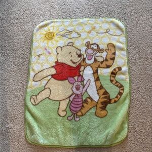 Disney Winnie the Pooh Green and Yellow Blanket